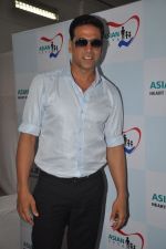 Akshay Kumar at Asian Heart Institute CSR initiative launch in Shanmukhanand Hall, Mumbai on 22nd Sept 2011 (29).JPG